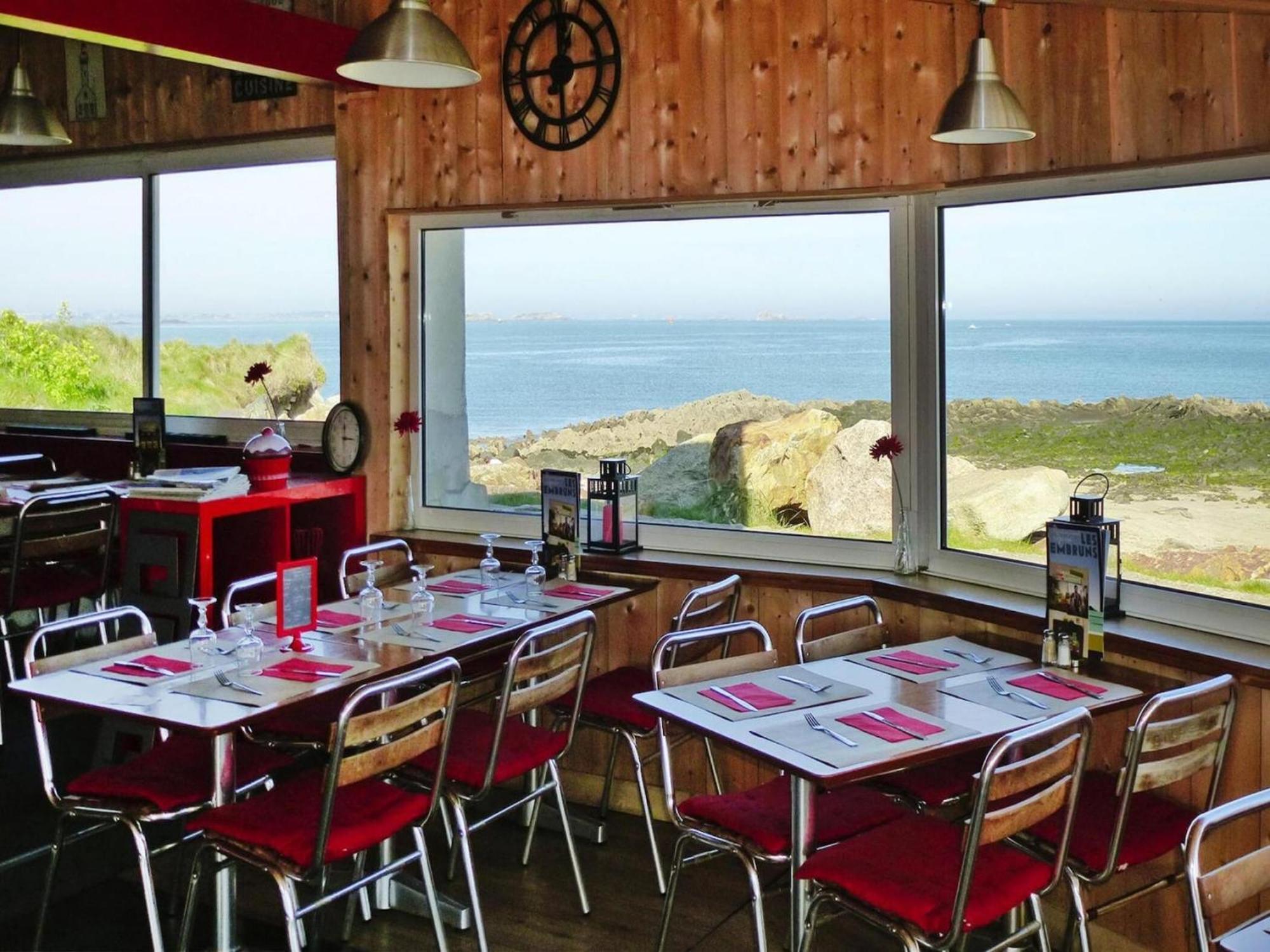 Pretty Breton Holiday Home In A Top Location Plougasnou Eksteriør bilde