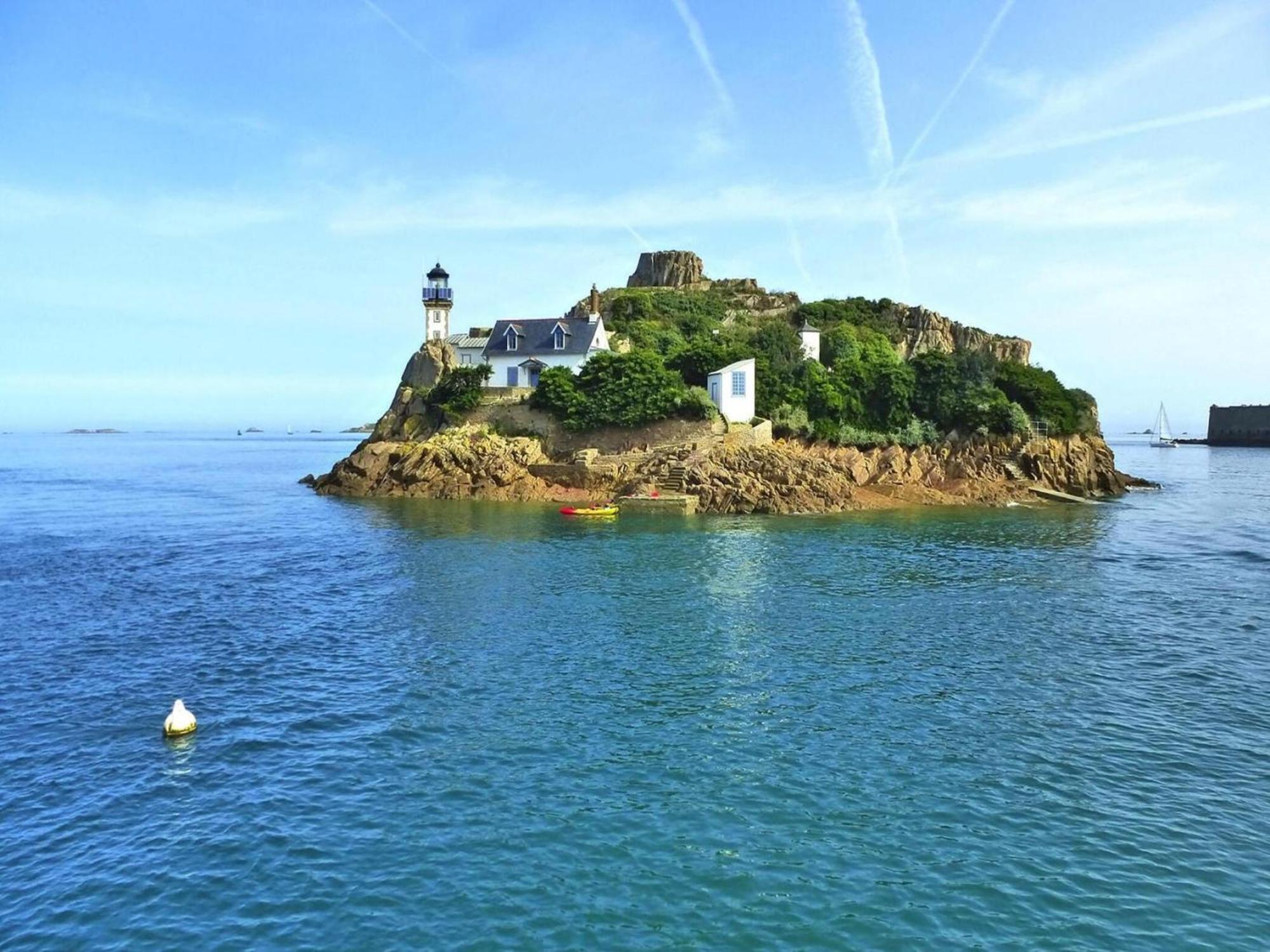 Pretty Breton Holiday Home In A Top Location Plougasnou Eksteriør bilde
